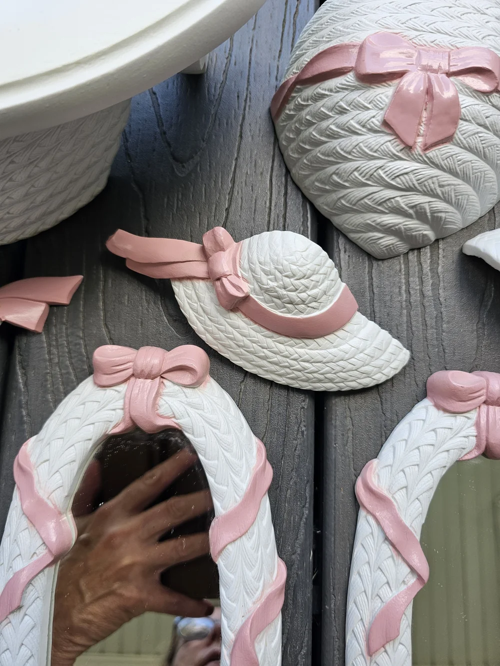 Homco Home Interiors White & Pink Wicker Mirror Basket Hat Wall Hanging Set